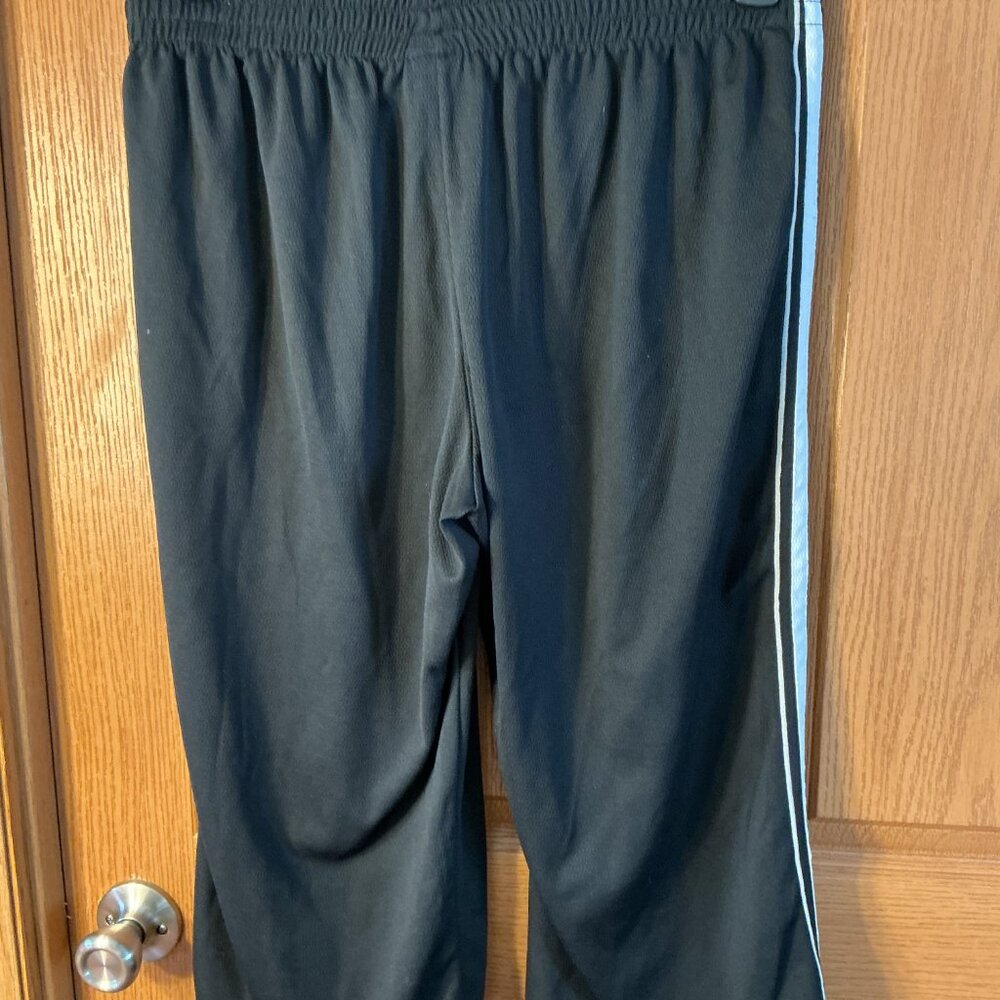 Champion Workout Capris - Picture 2 of 2